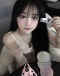 shu (@2._.shu_) posted on Instagram: “조용한 토요일” • Dec 17, 2021 at 8:16pm UTC