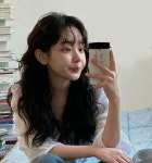 더쿠 - 터틀넥에 체크자켓 가을과 겨울사이쯤의 게릴라데이트 수지.jpgif