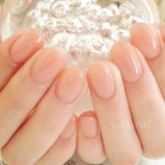 부러진 손톱 연장없이 보수하고 빈티지 뿜뿜하는 색 입혀드렸어요!... 휴식공간, 네일클래식입니다. ⠀⠀⠀⠀⠀⠀⠀⠀ * 예약/관리 상담 042.... 