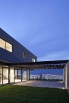 검정에 주황포인트세련된 내외관의 원목 소형주택 탁트인 정경+이색적인 디자인, 현대식 심플HOUSE | Architect, Container... 