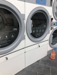 Laundry Park에 있는 Thekennyseo님의 핀 | 빨래방