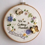 결혼하는 친구에게 선물할~ #자수액자 를 드디어 완성했다*_* #입체자수 #나비브로치 도 달아줌~ 제때 못줘서 아쉽다 ㅠㅠ... . #프랑스자... 