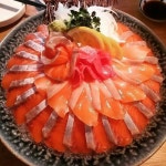 서울 강남구 논현동 224-18에 위치하지만 달에 1-2회 오픈. 마카롱 6pcs 1만 5천 원, 10pcs 2만 5천 원. (택배 주문시 배송비 5천 원 추가)... 