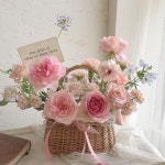 살롱드온실 부산꽃집 (@salon_de_onsil_flower) · Instagram 照片和视频 Anemone Flower Basket with Choco Cosmos