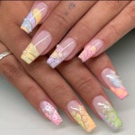Pin page 재니네일  🥚jennynail on Instagram: #재니네일 #재니네일한남 #재니네일성수 예약가능한 시간은 스토리 확인해주세오... 