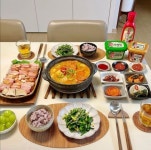 Pin page Pin by 도로로롱 오로로롱 on favorite | Food cravings, Cafe food, Yummy food
