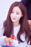 #모모랜드 #MOMOLAND #뿜뿜 #GREAT #연우 . 모랜이들 셀카는 모아볼 수... 오늘 하루도 행복하게 보내세요💖 . #모모랜드 #MOMOLAND #뿜뿜 #GREAT #연우
