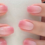 사용시 출처 남겨주세요 ⠀ •예약 및 문의는 카톡채널로 부탁드려… | 핑크색 네일, 옴브레 네일, 간단한 네일