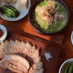 수 연 (スヨン) trên Instagram: “후 국밥덕후 부산 돼지국밥 먹킷리스트였던 엄용백이 인사동에 생겼다고 해서 호다닥 다녀왔어요... 