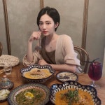 은비 on Instagram: “커리 리조또가 진짜 진짜 맛있는 연남취향💕 다음엔 봉골레 파스타도 먹어봐야지 밥풀릠들 연남동 가면... 