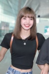 190725 ICN🛫 #BLACKPINK #블랙핑크 #LISA #리사 | Lagu