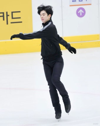 Pin page Pin by 산 강 on 차준환 | Prince, Ice