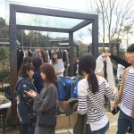 광주 무등파크관광호텔앞 COBOC 커피숖에서 레이디마켙이 열렸다. 대상을 특화한 것이다. 특히 무료 메이크업이 인기만점.