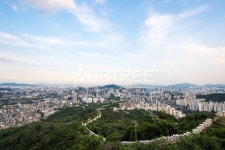 유토이미지 | 산에서 바라본 서울시내 풍경 산에서 바라본 서울시내... 인왕산, 산, 등산, 경치, 경관, 건축, 도시풍경, 공중, 스카이라인, 관광, 여름... 