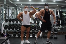 With PHYSIQUE OLYMPIAN 운동도 재밌게하고 촬영도 편안하게 잘했어 😃 #프로짐 #강남구청점 #utube #최봉석선수”