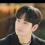 Pin page bubbletshkim216 on Instagram: Posted @withregram • @goldmedalist_official @soohyun_k216  #김수현 #KimSooHyun... 