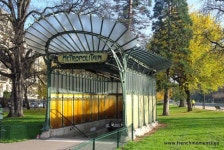 Pin page One of the two remaining Art Nouveau aedicules in... www.frenchmoments.eu/paris-ile-de-fra… | 바우하우스