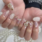 「🥰🤍💗 #アンティークネイル#パールネイル#nailsalon #gel #gelnail #gelart #geldesign #nailstagram #팔로우 #네일스타그램... 