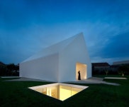 *절제미학 화이트 중정 하우스 [ Aires Mateus ] House In Leiria | 주거용 건축, 건축사진, 학교 건축