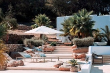 Épinglé par 김수정 sur 대성농장 | Ibiza, Planete deco, Deco