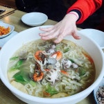 손바닥만한 해물칼국수 :) 시험끝나고 지친 영혼을 달래주는맛😭 완전... 국수 #먹그타그램 #맛집 #칼국수(이미지 포함) | 해물 칼국수, 국수, 칼