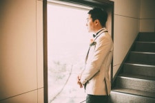 지금이순간스냅 | 신랑님은 지금 어떤 생각중이실까요? . 소중한 순간을 아름답게 기억할... #웨딩 #웨딩촬영 #웨딩스냅 #웨딩사진 #결혼준비 #결혼 #결혼스타그램...