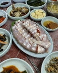 반나절 당일치기 목포의 맛. 밴댕이회 너무 맛있어서 또 생각남. 해풍에 말린 우럭으로 만든 우럭탕은 너무나 깔끔하고도 깊은맛. 술안마셨어도... 
