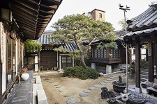Bukchon Hanok Village (북촌한옥마을) : VISITKOREA