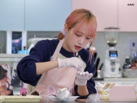Pin page 최 여나 남자 adlı kullanıcının Choi Yena panosundaki Pin