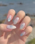 한조각 담기 🐚🌊🫧 @tiny_korea_ 🏷️소다맛 샴팡샴팡 🫧블루샴팡 #샴팡샴팡#타이니#바다네일#여름네일#소다맛샴팡샴팡#자석네일