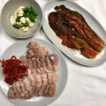 Instagram의 치 즈님: “오랜만에보쌈김치🐷 엄마께서 갓김치 드시고 싶다해서 찾아보던중 여수갓김치당첨😎😎 조미료도 사용하지않고... 