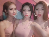 정유빈 on Instagram: “#카밀라 #더쇼 #정유나 #정유빈 #한초임 #스탠바이중 💓”
