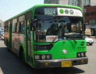 Pin page 버스에 있는 핀 | 버스