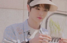 럭무럭무 자라라🌱👨🌾 | 옥상 위 농장 럭무럭무 자라라🌱👨‍🌾 | 옥상 위  농장 | Nct, Bucket hat