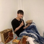 가족 친구들과 집에서 즐겨보시는거 추천드리겠습니다 🥰🥰 . . . #광고 #아웃백 #아웃백스테이크하우스 #아웃백딜리버리…” - 2021 | 가족