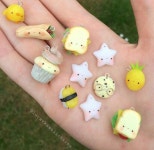 Charms에 관한 8개의 최상의 Pinterest 이미지 | 미니어처, 점토 및 폴리머 클레이 팬던트 Charms