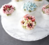 Bean paste flower cake Basic course 3rd-students work- 앙금떡플라워케이크 정규3주 컵케이크 가족 모두 떡을 좋아하셔서 일주일에 3번은... 