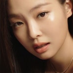 GO WITH THE GLOW | 헤라 GO WITH THE GLOW | 헤라 | Jennie face close up, Beautiful women faces, Hair and nails