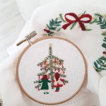 사랑을~~♡#embroidery #needlework #handembroidery #stiching #christmas #Xmas #크리스마스자수 #프랑스자수 #자수소품 #… | 크리스마스... 