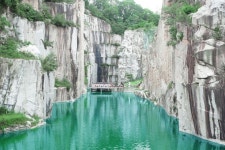 Embracing the Autumn Gust - Day Trip to Pocheon Art Valley and Herb Island 포천 아트밸리 허브 아일랜드 당일치기 - Mini en Monde