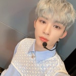 Pin page [#제이유] 투게더 깜짝 놀랐죠? 서프 무대를 위해 변화를 시도해봤어요☺️ 오늘도 고맙고 사랑해❤️ #TO1 #티오원... 