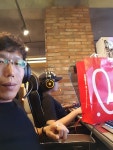 딸내미는 오버워치, 아빠는 유튜브 #PC방 #오버워치 #리코스타 #리코스타PC방 #리코스타PC카페 청량리 리코스타PC카페...  딸내미는 오버워치... 