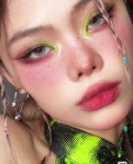 메이크업에 있는 eeeem님의 핀 - 2023