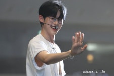 말랑카우홍조베이비 on X | 로고