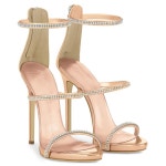 Pin de 미경 권 em 신발 | Sapatos de grife, Sapatos salto, Sapatos caros