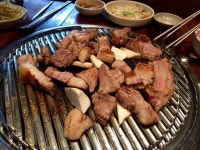 66326명이 방문하고 싶어하는 압구정역 맛집 포도식당의 평점은 4.3/5점 입니다. 포도식당을(를) 대표하는 키워드는 갈비, 고기입니다.