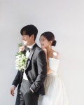 𝑷𝒐𝒓𝒕𝒇𝒐𝒍𝒊𝒐 🕊 ⠀ ⠀ #달빛스쿠터 @dals_studio #베리굿웨딩박아름 @reum.… - 2022 | 웨딩드레스, 달빛... 