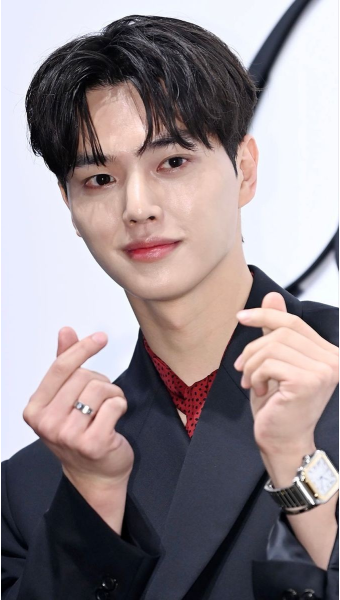 Song Kang (송강) ในปี 2024