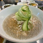 겨우참🙈 #해장닭칼국수 뻘건게 죽을듯 매워보이지만 맛있데 맵... 겨우참🙈 #해장닭칼국수 뻘건게 죽을듯 매워보이지만 맛있데 맵 그럼... 