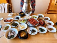 Pin page Instagram의 후니님: “‘산내음’ . 겨울 한라산 등반 준비.... #파주 #산내음 #곤드레밥 #더덕구이 #황태구이 #파주신세계아울렛맛집... 